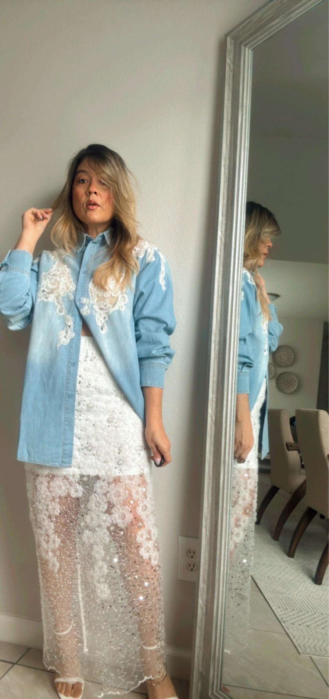 Lace embroidered skirt