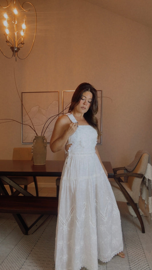 White ⚪️ Embroided Jumper